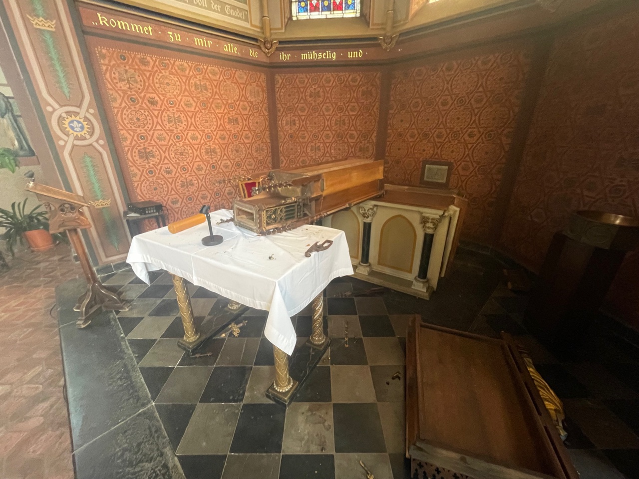 Einbruch-St-Josef (c) M. Goldammer