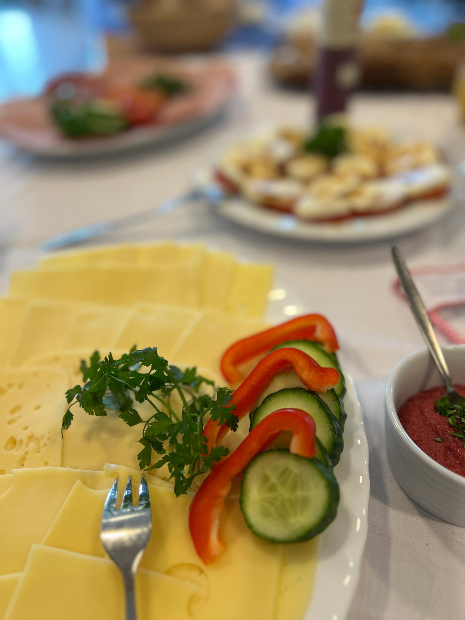 Frühstück (c) Ute Quaing, in: pfarrbriefservice.de